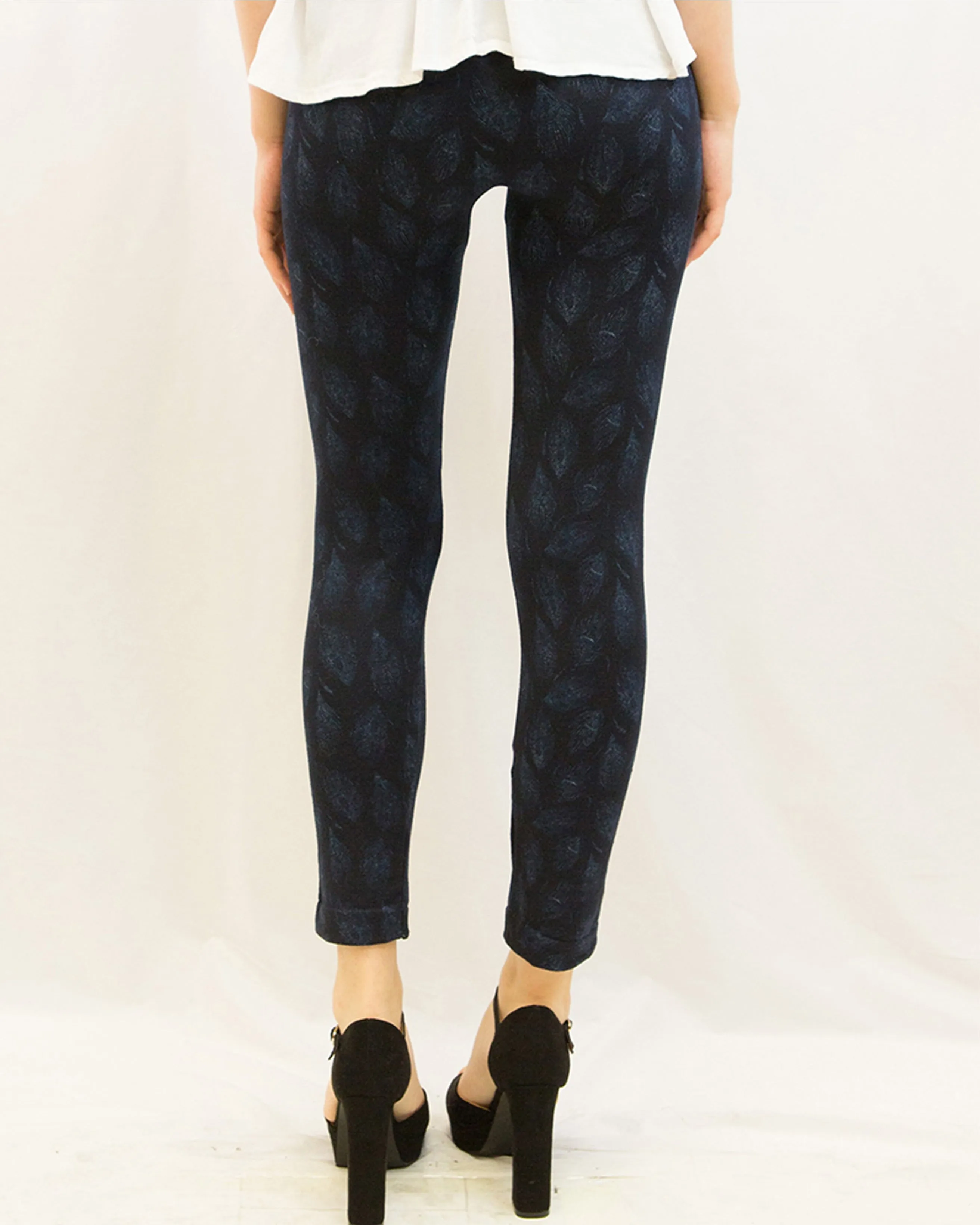 Feather Print fleece leggings