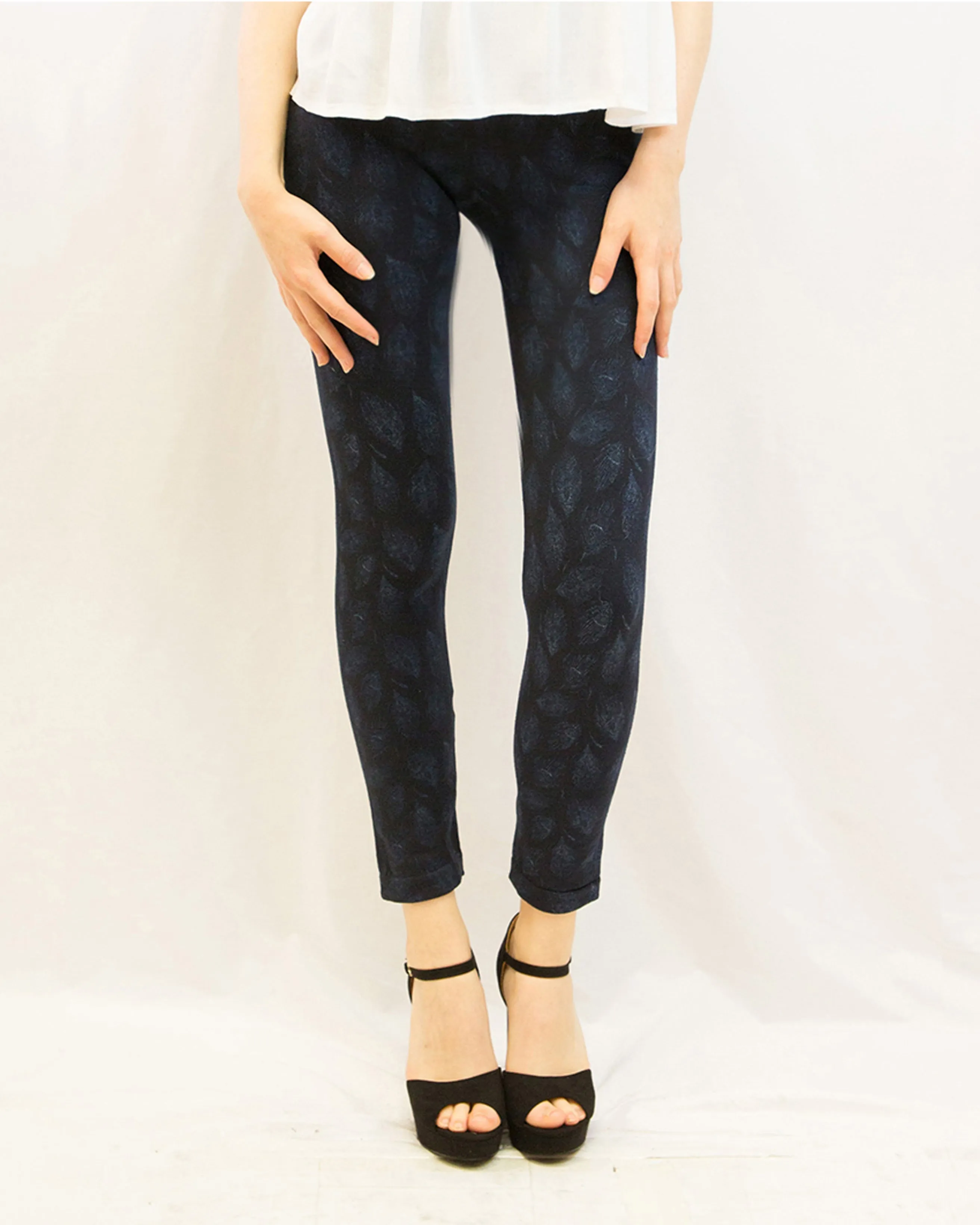 Feather Print fleece leggings