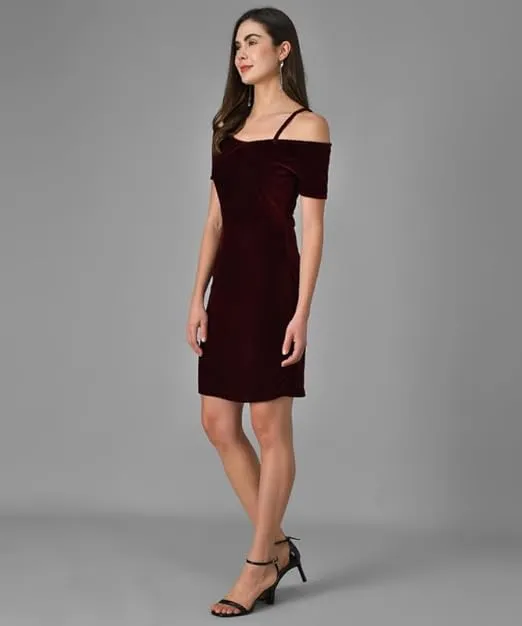 Maroon Velvet Mini Bodycon Dress Short Sleeve Solid Pattern